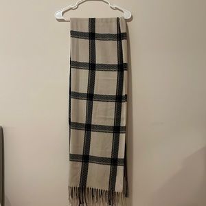 Women beige & striped black scarf